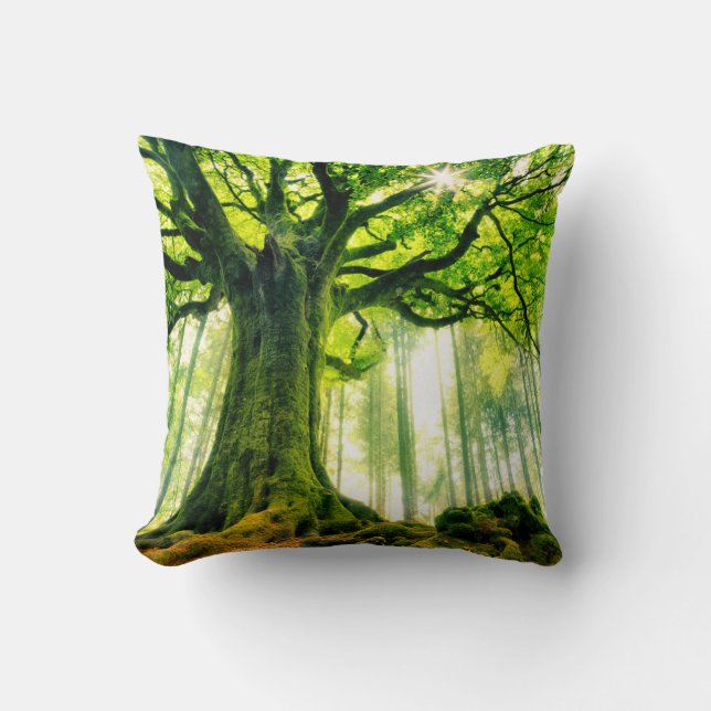 Ponthus' Beech Throw Pillow (Front)