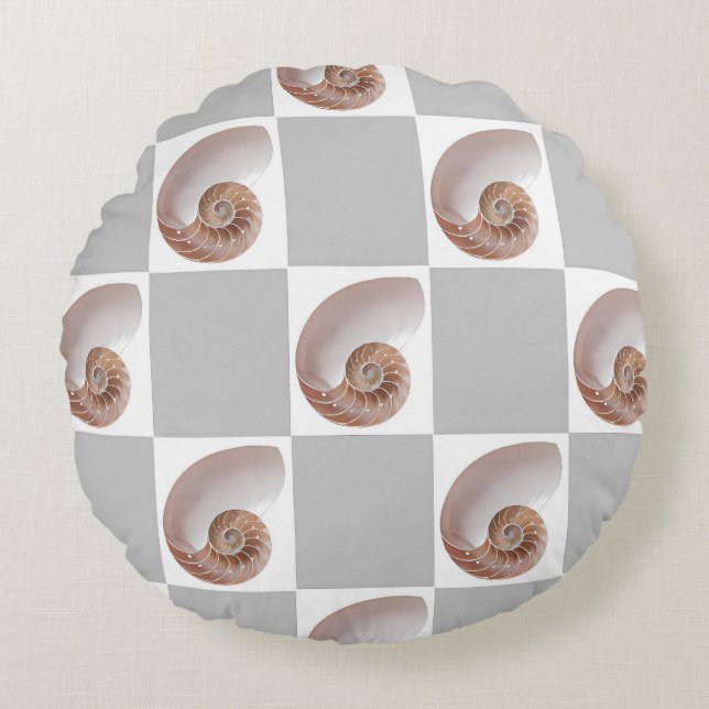 Porcelain Seashell Minimalist Chequerboard Pattern Round Pillow (Front)