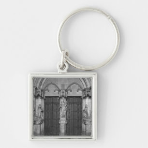 Portal with a trumeau depicting the Virgin Keychain