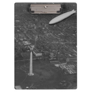 Porte-bloc Le dirigeable "USS Los Angeles" ZR3 des USA volant