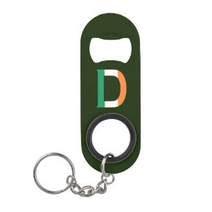 Porte-clé Décapsuleur D Monogramme superposé sur le bocal drapeau irland