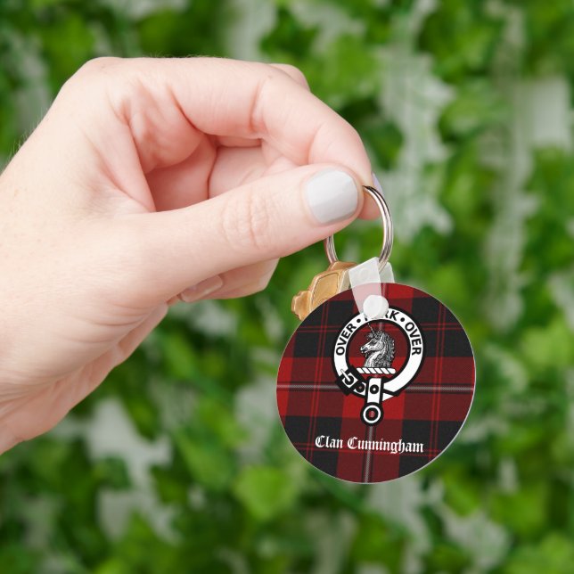 Porte-clés Clan Cunningham Badge & Tartan (main)