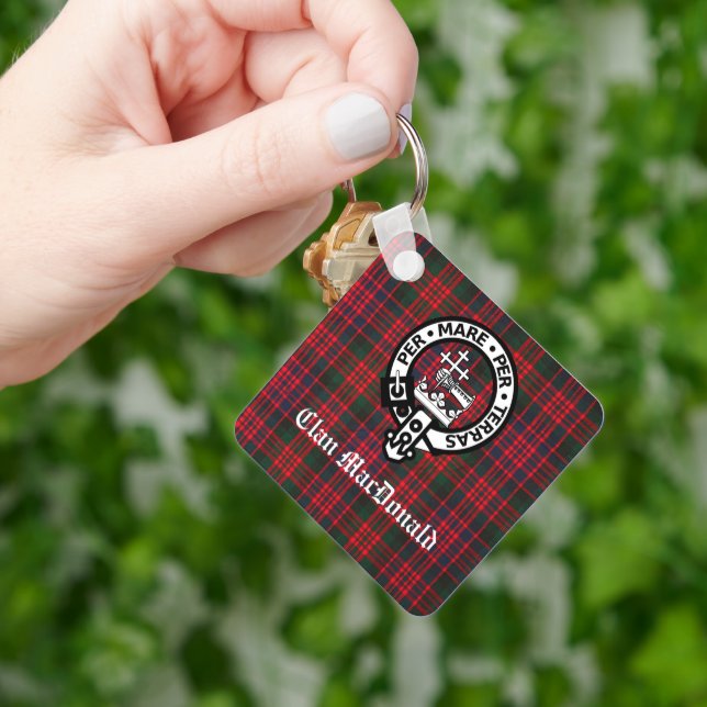 Porte-clés Clan MacDonald Crest & Tartan moderne (main)