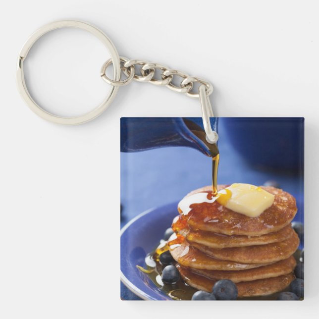 Porte-clés Crêpes avec le sirop et la myrtille (Devant)