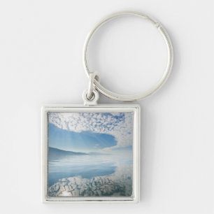 Porte-clés États-Unis, Alaska, Freshwater Bay. Nuages reflé