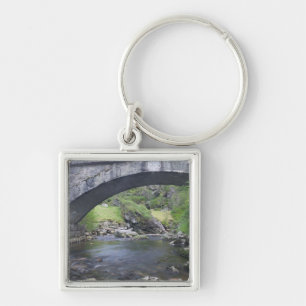 Porte-clés Europe, Norvège. Pont de pierre en route pour Berg