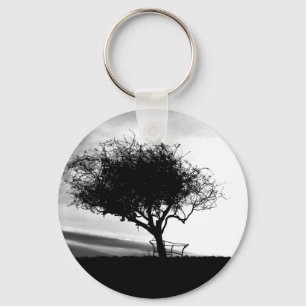 Porte-clés Glastonbury Hawthorn. Arbre. Noir et Blanc.