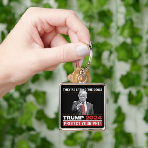 Porte-clés Ils mangent le débat Trump 2024 sur les chiens