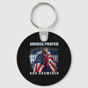 Porte-clés L'Amérique de Trump a prié Dieu répondu
