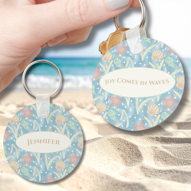 Porte-clés personnalisé Bohème de plage – Coquille (Personalized Boho Beach Joy Comes in Waves Keychain – Starfish & Shells Coastal Design)