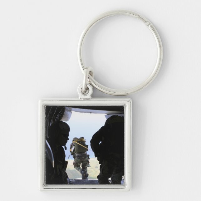 Porte-clés Un soldat effectue un saut en ligne statique (Devant)