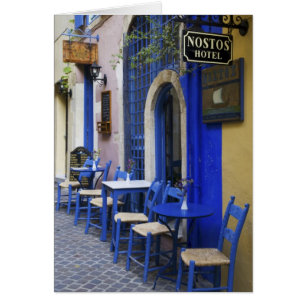 Porte colorée bleue et revêtement d'un vieil hôtel