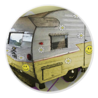 Porte En Céramique Bouton vintage jaune de remorque de campeur