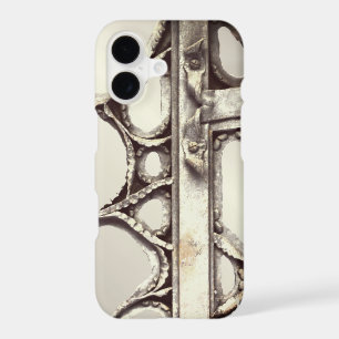 Porte en fer art nouveau antoni gaudi élégante