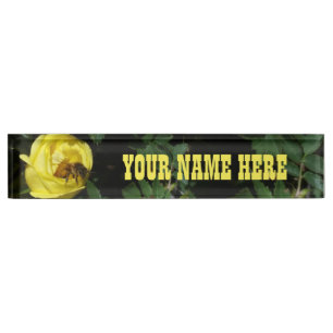 Porte-nom Abeille de miel pollinisant le rose jaune