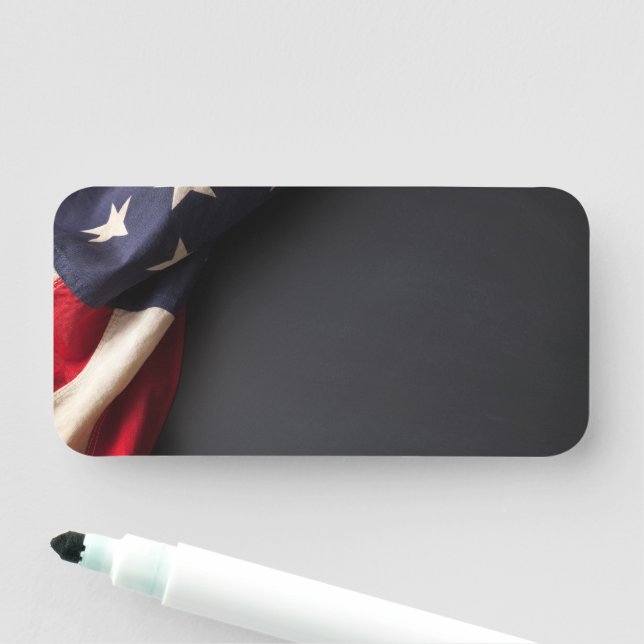 Porte-nom American Flag on a Chalkboard (En situation)