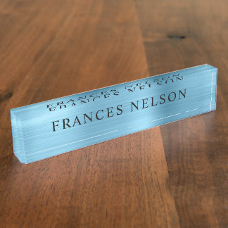 Porte-nom Bébé bleu métallisé aspect sérif élégant