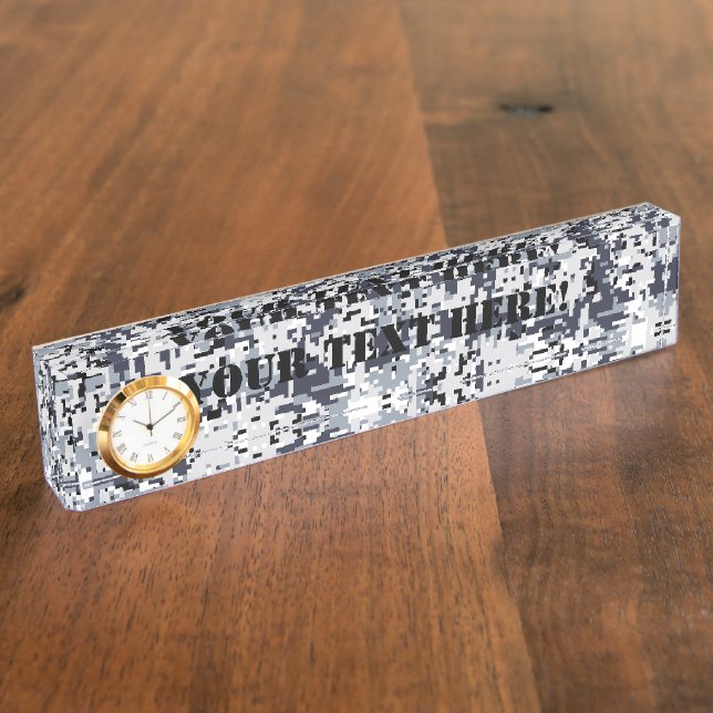 Porte-nom Camouflage numérique en argent de style urbain (Taille)