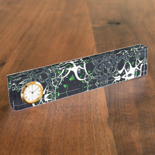 Porte-nom Fracale blanche imparfaite sur l'espace noir, tric