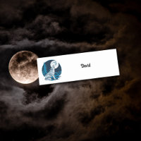 Loup hurlant à la lune