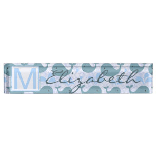 Porte-nom Monogramme mignon de motif de baleines bleues