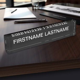 Porte-nom Noir de base avec le nom blanc