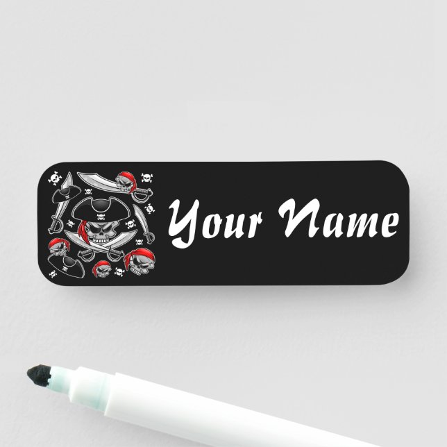 Porte-nom Pirate Skull avec Sabres croisés (En situation)