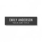 Employé moderne du bureau noir et blanc