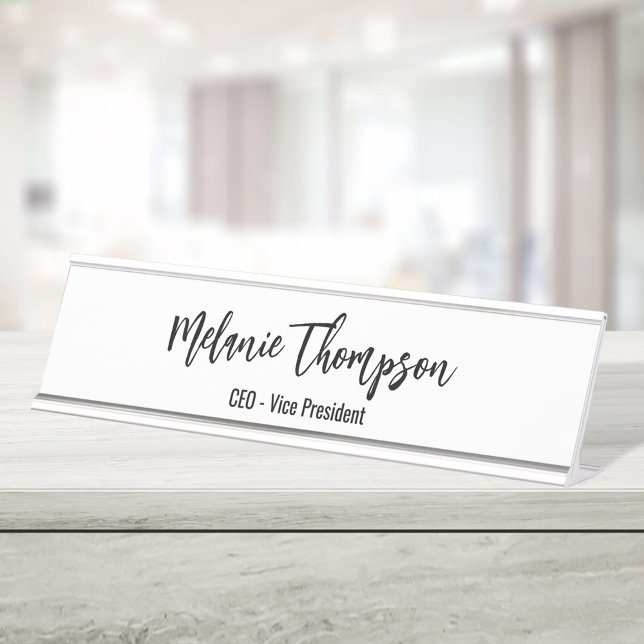 Porte-nom Pour Bureau Entreprise Simple Script noir et blanc Personnalis (Simple script name plate with name and title.)