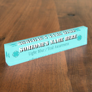 Porte-nom Ruban de trèfle bleu/Turquoise par Kenneth Yoncich