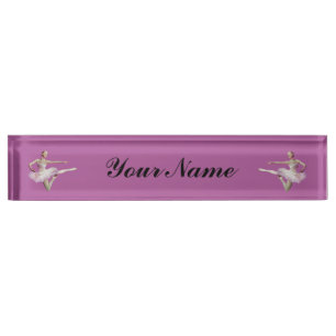 Porte-nom Saut de la ballerine sur le texte rose et