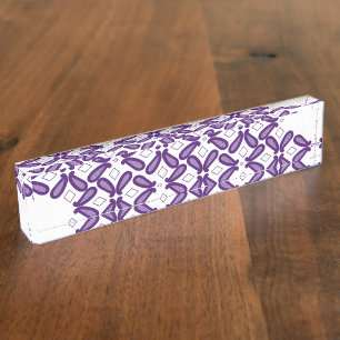 Porte-nom Un motif symétrique de couleur blanche et violette
