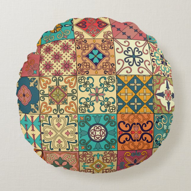 Portuguese tiles: Azulejo style seamless pattern. Round Pillow (Front)