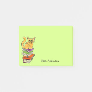 Post-it® Chat sur la pile de livres Nom de l'enseignant Ver