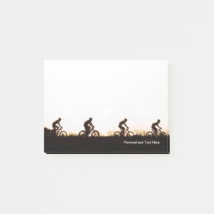 Post-it® Cyclistes de VTT se frayent un chemin sur le barra