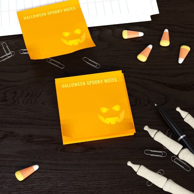 Post-it® Halloween Éffrayant Citrouille Face Orange Post it (Perfect for jotting down all your eerie musings and creepy quips!)