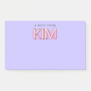 Post-it® Kim nom dans les lumières de néon brillants