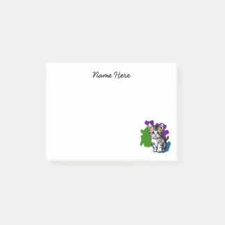 Post-it® Kitten debout devant un éclaboussure d'encre color