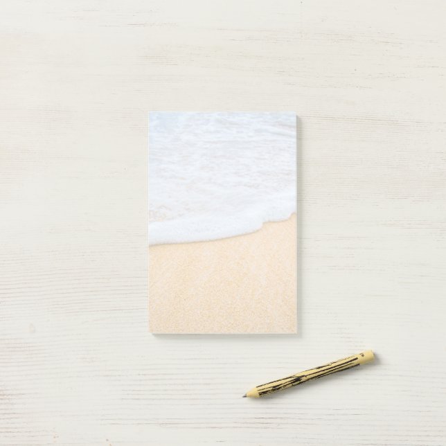 Post-it® Plage de sable avec Surf en mousse (Sur un bureau)