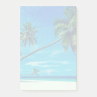 Plage de sable blanc avec palmiers tropicaux