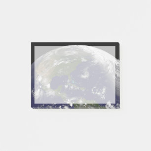 Post-it® Tempêtes Tropicales Sur La Planète Terre.