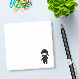 Post-it® Tiny Ninja tenant l'étoile à lancer