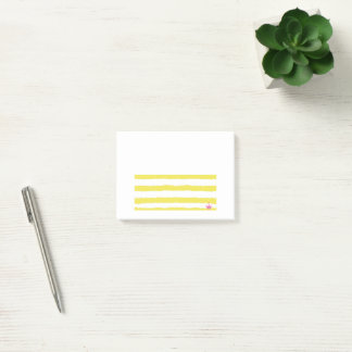 Post-it® Yellow stripes and a pink crown Post-It Notes