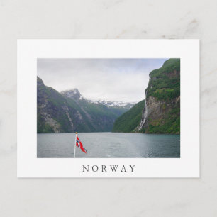 Postale Fjord Geiranger avec drapeau norvégien carte posta