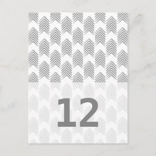 Postale Flèches Tribales Gris Numéro de tableau Carte post