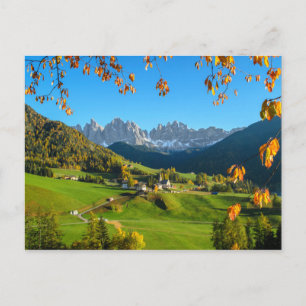 Postale Val di Funes vallée avec feuilles d'automne carte 