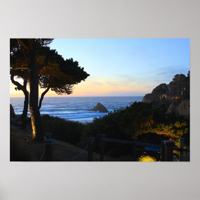 Poster À la plage, coucher de soleil, falaise (Devant)