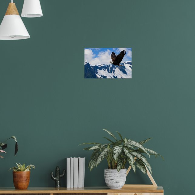 Poster Aigle en vol au-dessus de montagnes majestueuses (Salon 1)
