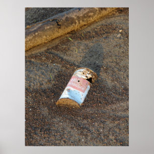 Poster Ancienne bière rousty Can le long de la rivière Mi