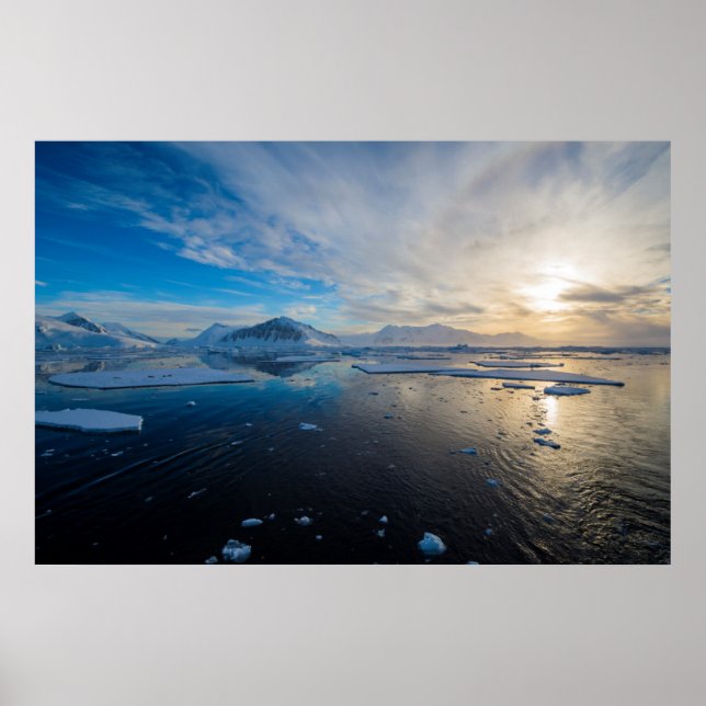 Poster Antarctique. Près de l'île d'Adélaïde. Le Gullet (Devant)